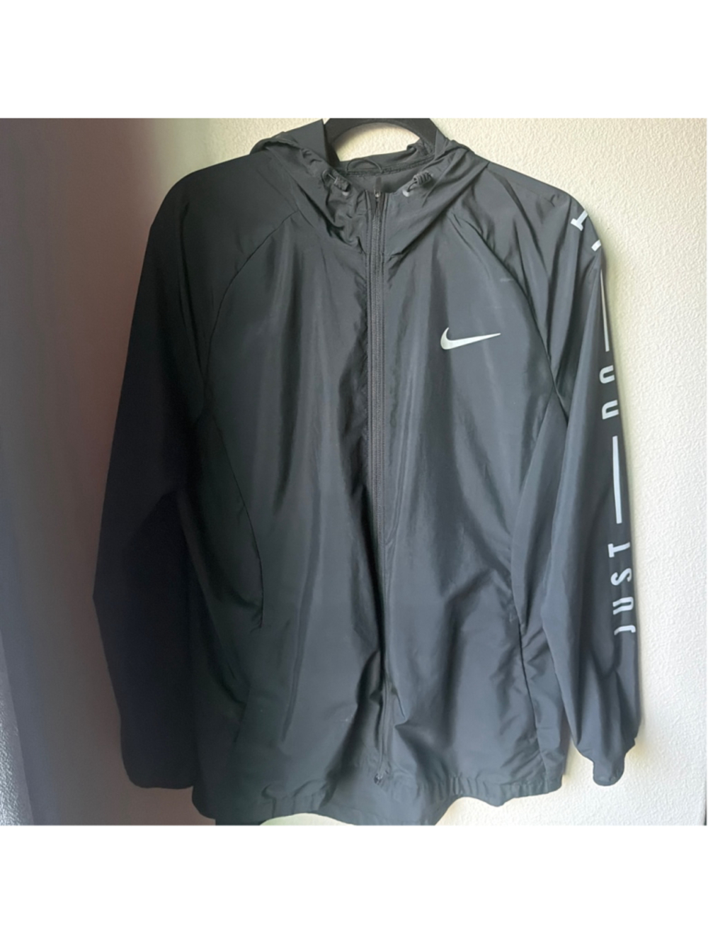 Women's Nike Just Do It Lightweight Windbreaker Jacket Black Size L